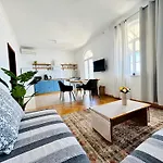 Apartment Glavas Mit Loggia Und Balkon Fuer 3 Personen