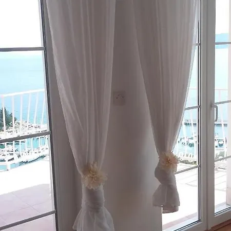 Glavas Mit Loggia Und Balkon Fuer 3 Personen *