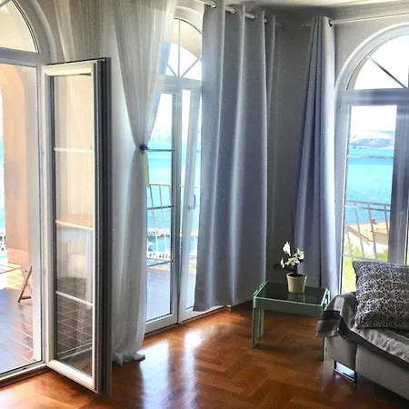 Glavas Mit Loggia Und Balkon Fuer 3 Personen Apartment *