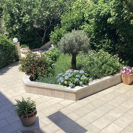 Glavas Mit Loggia Und Balkon Fuer 3 Personen Apartment *