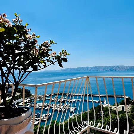 Glavas Mit Loggia Und Balkon Fuer 3 Personen Novi Vinodolski