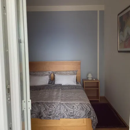 Glavas Mit Loggia Und Balkon Fuer 3 Personen Apartmán
