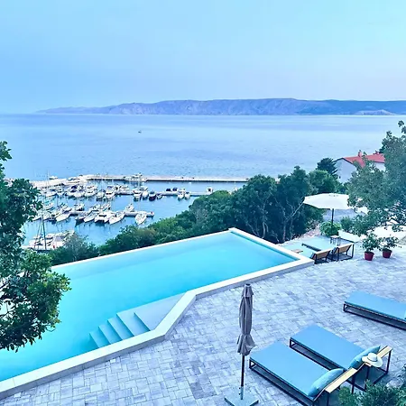Glavas Mit Loggia Und Balkon Fuer 3 Personen Apartmán
