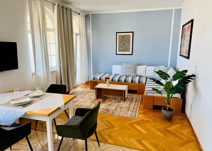Glavas Mit Loggia Und Balkon Fuer 3 Personen Apartmán Novi Vinodolski