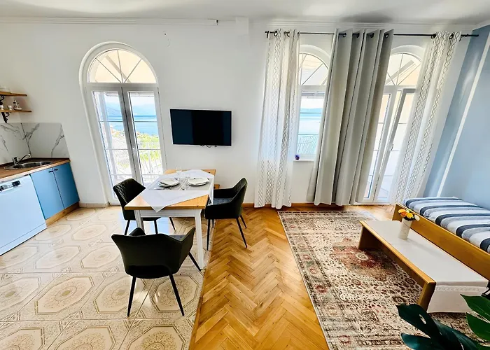 Glavas Mit Loggia Und Balkon Fuer 3 Personen Novi Vinodolski