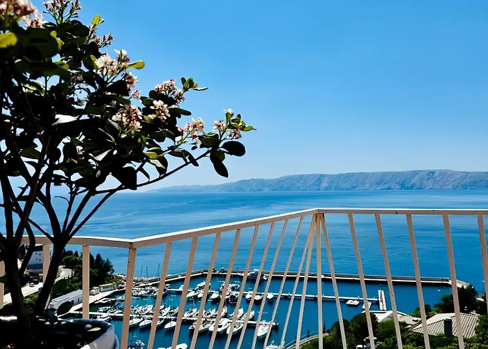 Glavas Mit Loggia Und Balkon Fuer 3 Personen Novi Vinodolski