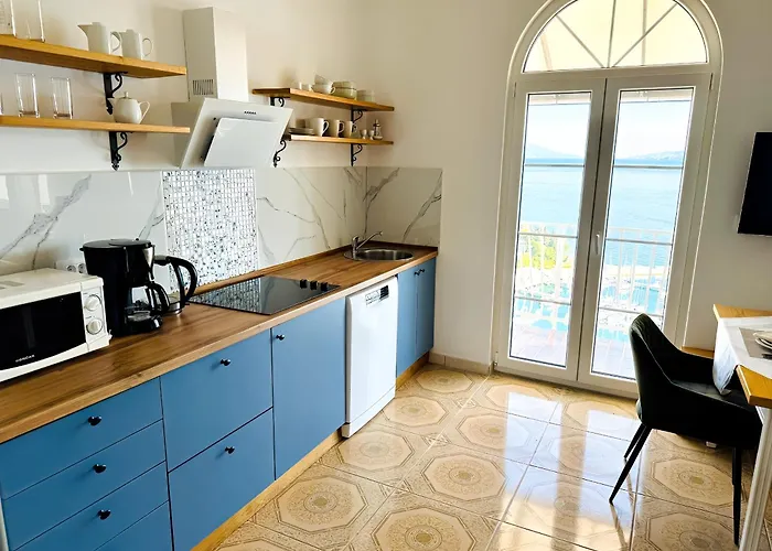 Glavas Mit Loggia Und Balkon Fuer 3 Personen * Novi Vinodolski