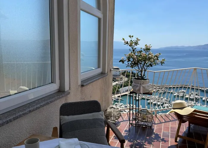 Glavas Mit Loggia Und Balkon Fuer 3 Personen Apartmán Novi Vinodolski