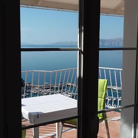 Glavas Mit Loggia Und Balkon Fuer 2 Personen Novi Vinodolski