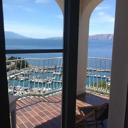 Glavas Mit Loggia Und Balkon Fuer 2 Personen Apartment Novi Vinodolski
