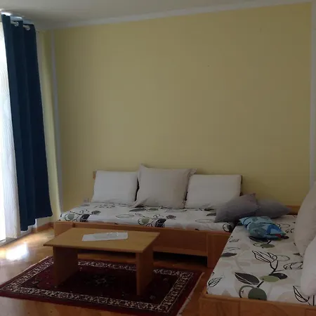Apartment Glavas Mit Loggia Und Balkon Fuer 2 Personen Novi Vinodolski