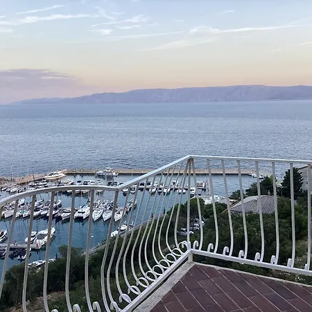 Glavas Mit Loggia Und Balkon Fuer 3 Personen