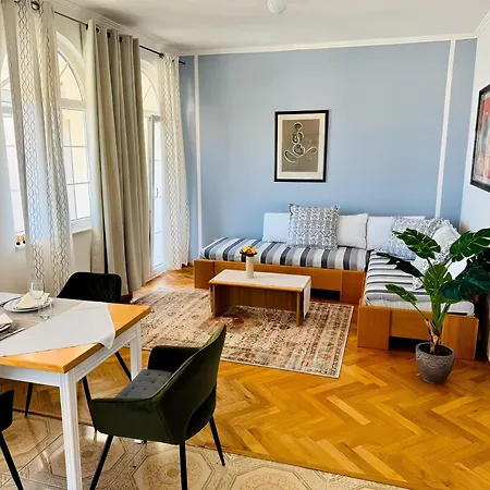 Glavas Mit Loggia Und Balkon Fuer 3 Personen شقة نوفي فينودولسكي