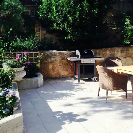 Glavas Mit Loggia Und Balkon Fuer 2 Personen Apartment *