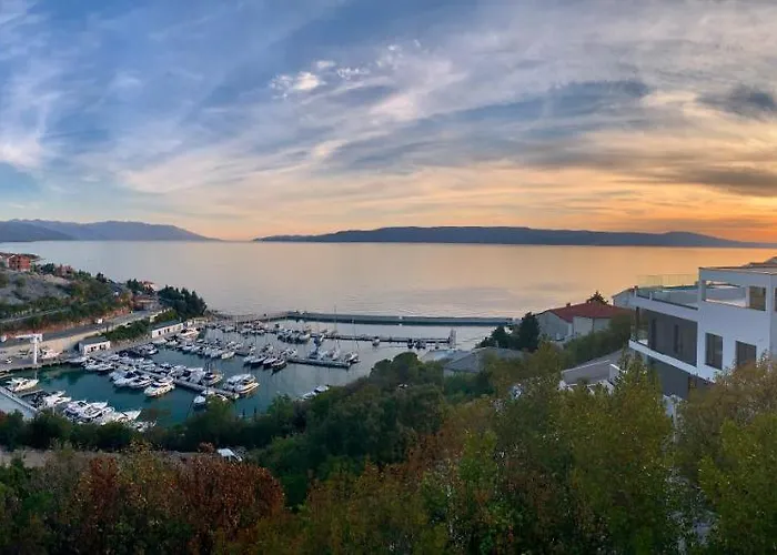 Glavas Mit Loggia Und Balkon Fuer 3 Personen