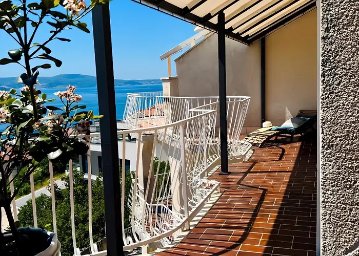 Glavas Mit Loggia Und Balkon Fuer 3 Personen